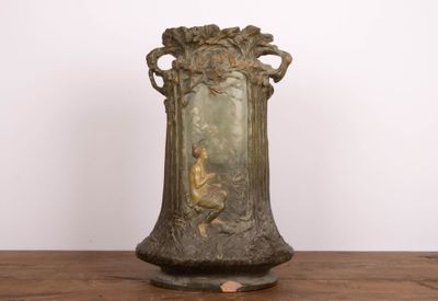 Jules JOUANT (1863-1938) Porte-canne en terre cuite à décor …