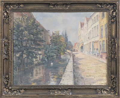 une peinture à l'huile représentant une scène de rue avec des bâtiments et une personne marchant dans la rue