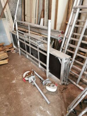 une photo d'une pièce en cours de rénovation