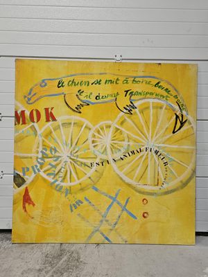 une peinture représentant un vélo posé par terre devant la porte d'un garage