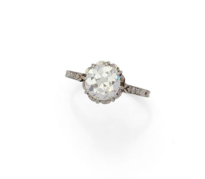 une bague en diamant à une seule pierre, par van cleef