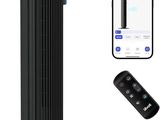 une photo d'un purificateur d'air « Black Tower » à côté d'un téléphone portable