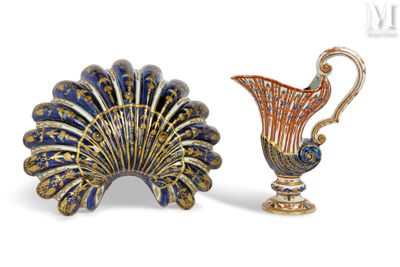 two vases that are sitting next to each other