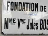 a sign that says foundation de me ve juless bos