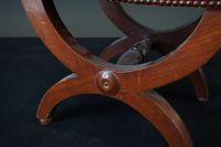 Tabouret en acajou. (photo 3)