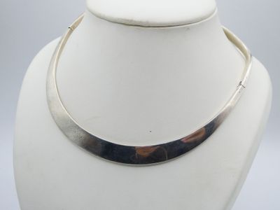 silver plated collar necklace with tortoise shell inlay