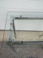 Table console, plateau en verre, piètement chromé. (photo 4)
