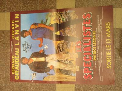 AFFICHE DE CINEMA, LES SPECIALISTES - 57x39 cm .