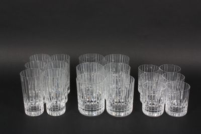 Baccarat : 3 séries de verres à fond plat, taillé à côtes, h… - Photo 1