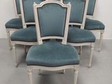 lot de six chaises de salle à manger de style français avec assises rembourrées bleues