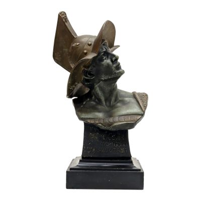 buste en bronze représentant un homme coiffé d'un chapeau
