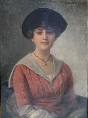 tableau représentant une femme vêtue d'une robe rouge et d'un chapeau noir