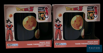 des cartons de mugs « Dragon Ball » exposés dans un magasin