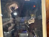 une photo d'un homme se prenant en photo dans un miroir