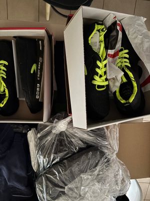 Lot de vêtements de travail dont 3 paires de chaussures de s…