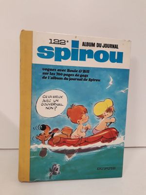 un livre avec une illustration représentant deux enfants dans un bateau sur l'eau