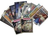 beaucoup de bandes dessinées sur la table