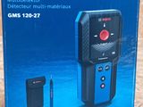 une boîte contenant un détecteur multifonction Bosch Professional, présentée dans un emballage bleu
