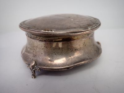 Boîte en argent anglais et garniture de soie, poids 137g tel (accident - Photo 1