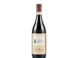 une bouteille de vin rouge sur fond blanc