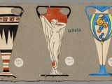 trois vases aux motifs variés accrochés au mur