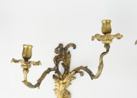 Belle paire d'appliques en bronze ciselé et doré présentant … (photo 3)