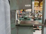 a picture of a machine that is sitting on a pallet