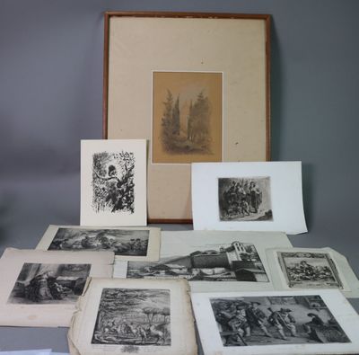 beaucoup de vieilles photos posées sur une table, avec un cadre photo