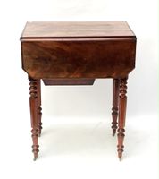 Table à volets en acajou et placage d'acajou ouvrant par deu…
