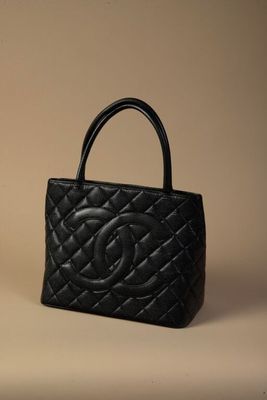 sac cabas matelassé noir Chanel