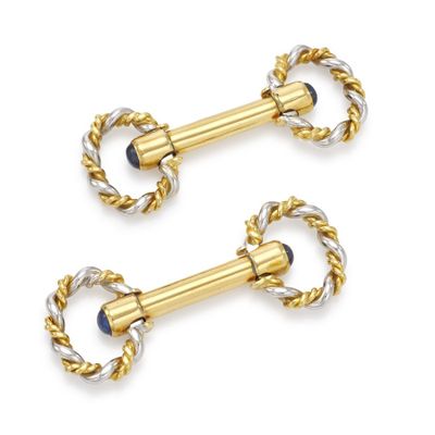 deux paires de boucles d'oreilles en or et en argent, ornées de saphirs bleus