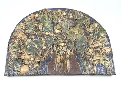 Jana CHRASKOVA, atelier. Plaque en céramique.