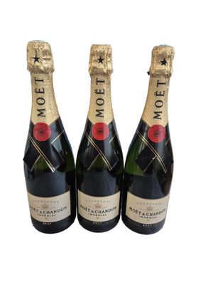 MOËT & CHANDON Trois bouteilles de champagne Brut impérial