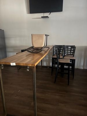 2 tables bois et métal assorti (long 2,60mx0,65), 1 table st… - Photo 1