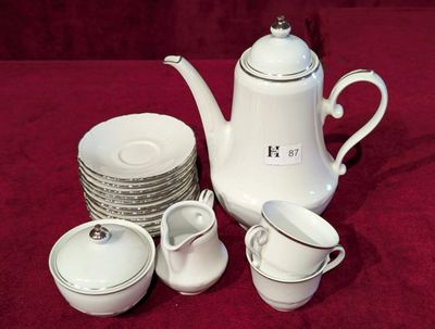 Partie d'un service à café Schirnding Bavaria comprenant 1 c…