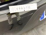 a sticker that says vauto on the side of a car
