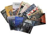 un grand nombre de livres posés sur une table