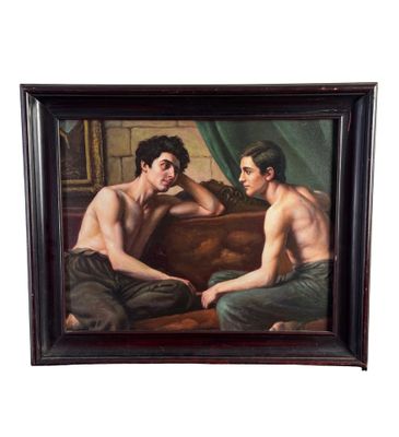 tableau à l'huile encadré représentant deux hommes assis sur un canapé dans un salon