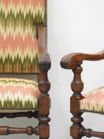 PAIRE DE FAUTEUILS à haut dossier en chêne mouluré et sculpt… (photo 2)