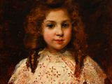 portrait d'une jeune fille en robe rouge