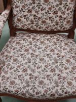 Fauteuil dit "à la reine" en bois mouluré, le dossier plat d… (photo 2)