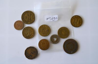 Un lot de 10 médailles anciennes, à rechercher.