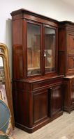 Bibliothèque vitrée deux-corps en bois teinté façon acajou o… (photo 2)