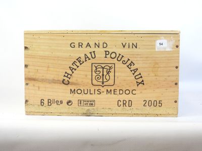 une boîte en bois portant une étiquette