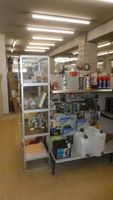 - 1 Lot de gondoles du magasin comprenant environ : (photo 3)