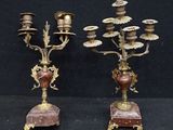 paire de candélabres anciens en laiton et marbre sur socles