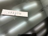 a sticker on the hood of a car that says vauto
