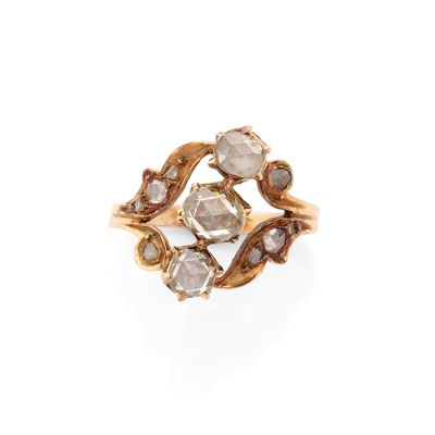 une bague en or et diamants