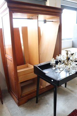 a small table with a bunch of wine glasses on it