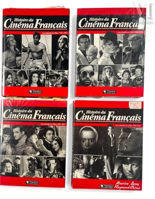 trois cassettes VHS de films sur fond blanc, avec une jaquette rouge
